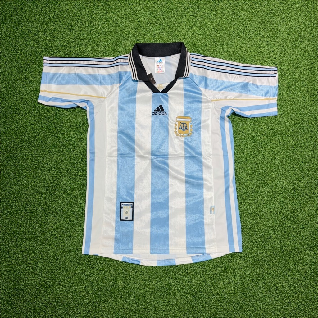 Camisa Retrô Argentina Clássica Listrada Azul e Branca