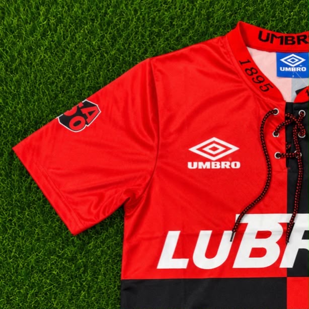 Camisa Retrô Flamengo 2010/2011 Patrocínio Petrobras 